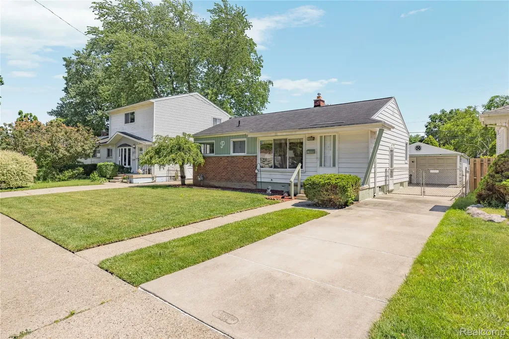 33441 Leona Street Garden City City MI 48135