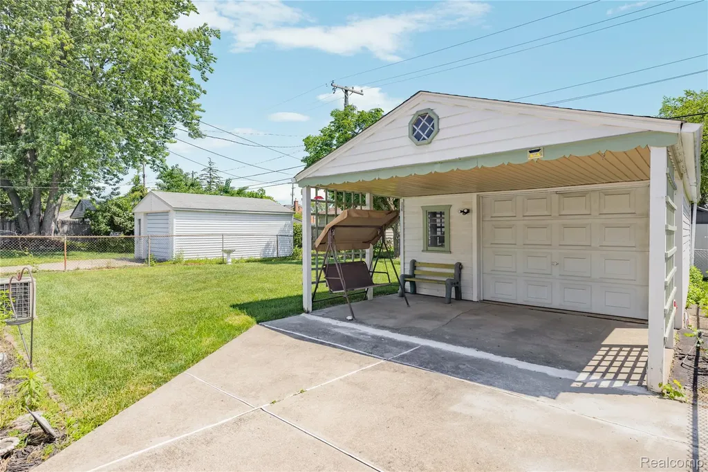 33441 Leona Street Garden City City MI 48135