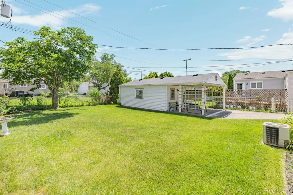 33441 Leona Street Garden City City MI 48135