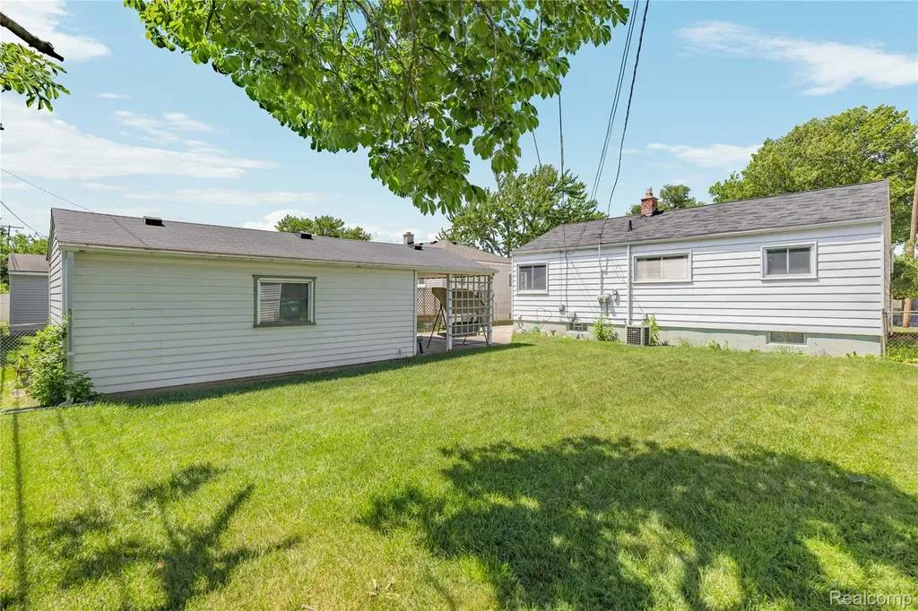 33441 Leona Street Garden City City MI 48135