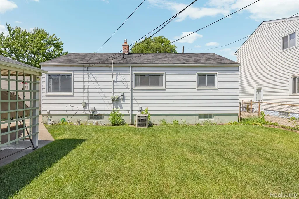 33441 Leona Street Garden City City MI 48135