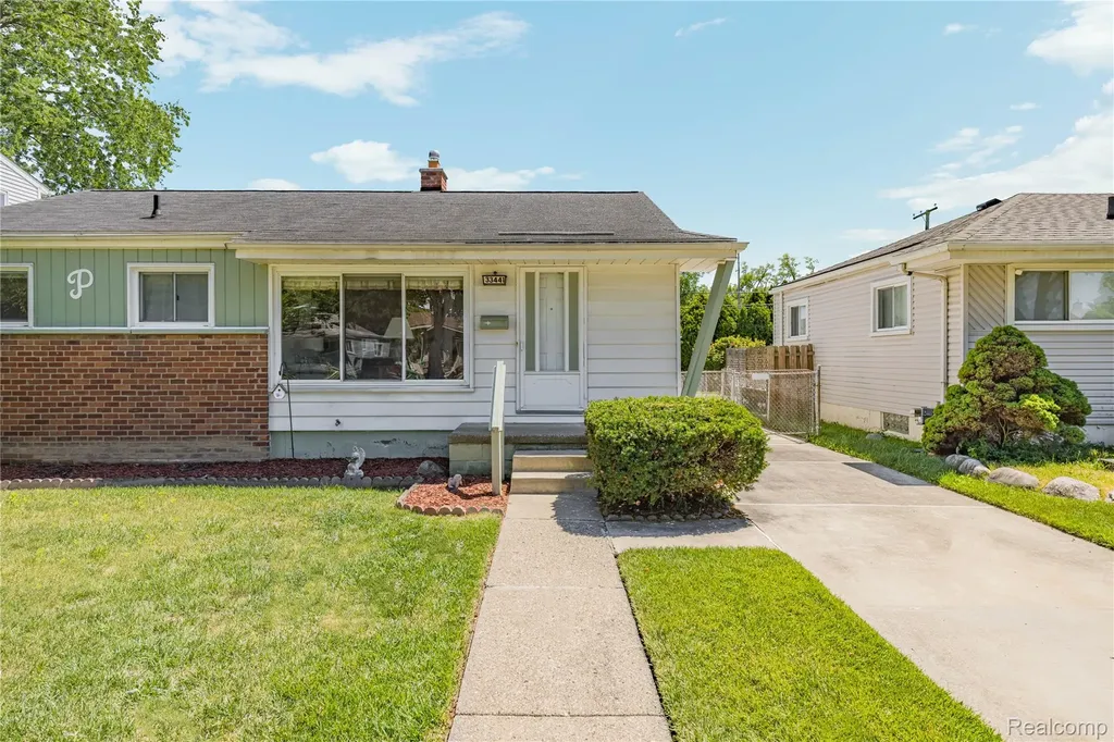 33441 Leona Street Garden City City MI 48135