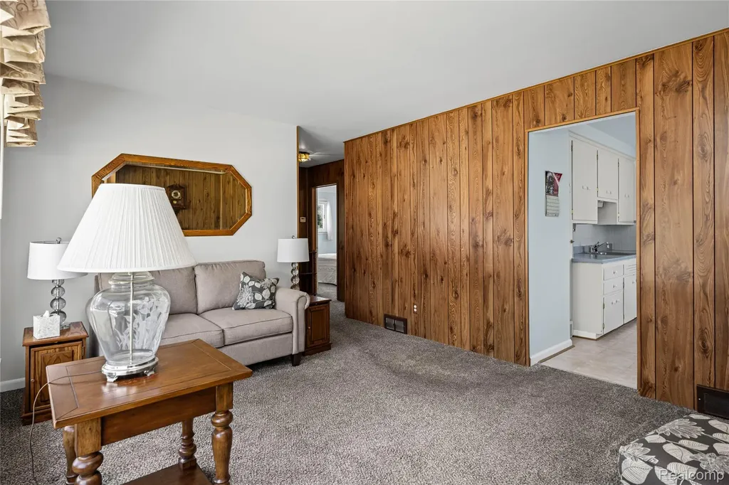 33441 Leona Street Garden City City MI 48135