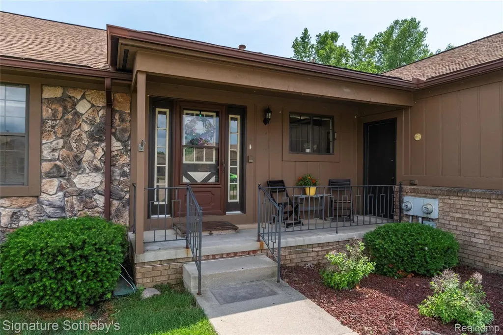12336 Nantucket Drive Green Oak Township MI 48178