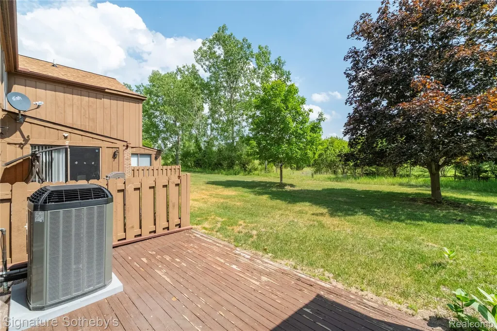 12336 Nantucket Drive Green Oak Township MI 48178