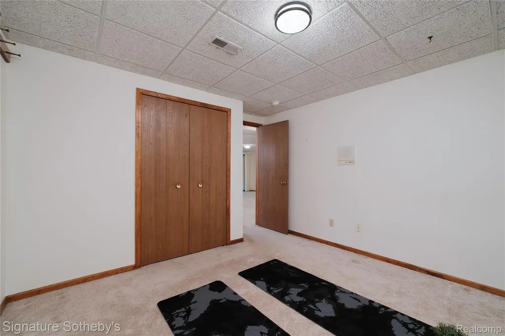 12336 Nantucket Drive Green Oak Township MI 48178