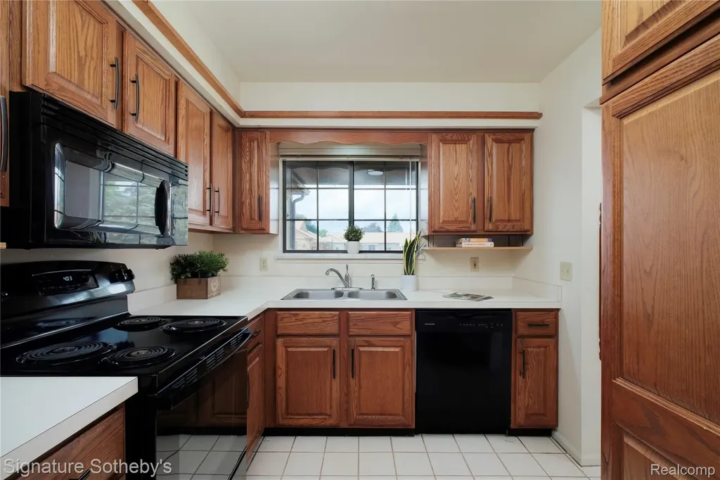 12336 Nantucket Drive Green Oak Township MI 48178