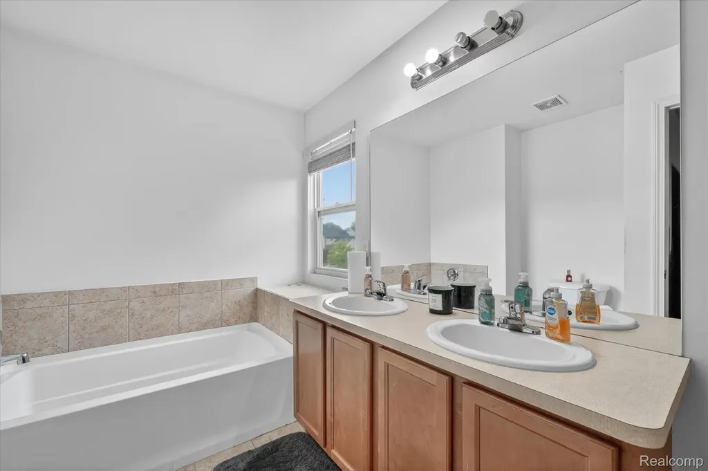 6119 Treetops Drive Romulus City MI 48174