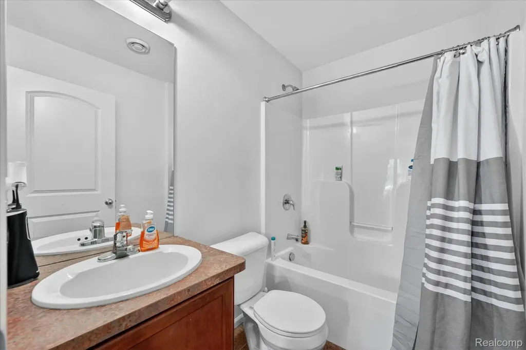 6119 Treetops Drive Romulus City MI 48174