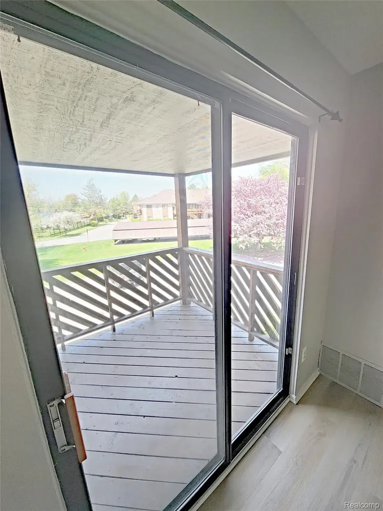 16544 Clarkson Drive Fraser City MI 48026