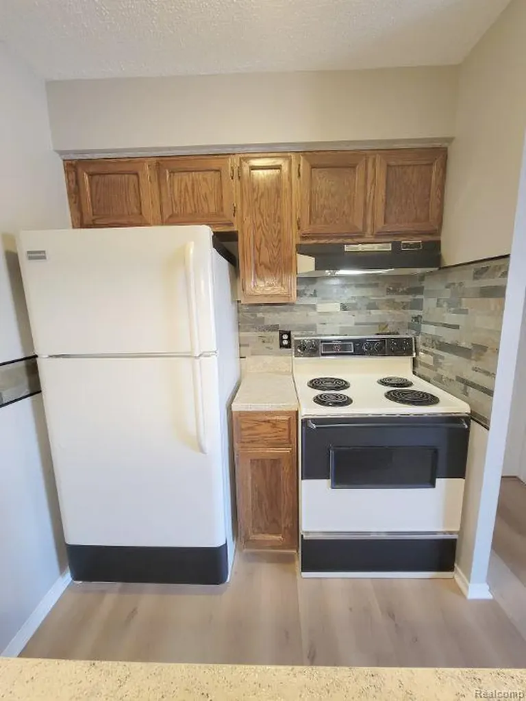 16544 Clarkson Drive Fraser City MI 48026