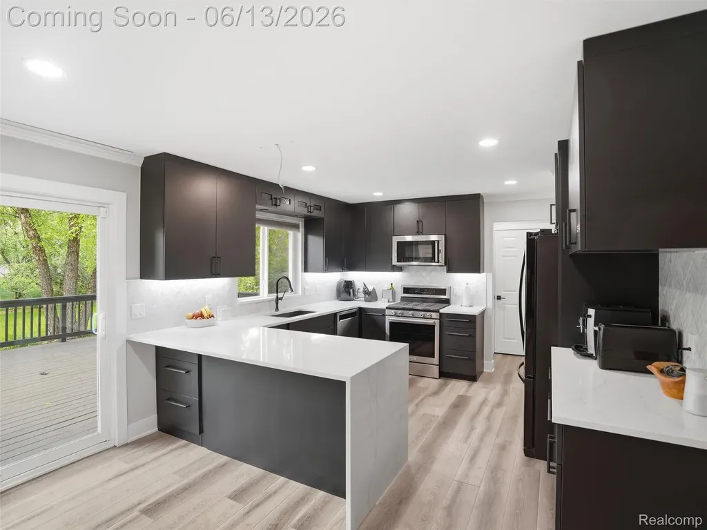 7668 Ring Neck Drive Waterford Charter Township MI 48327
