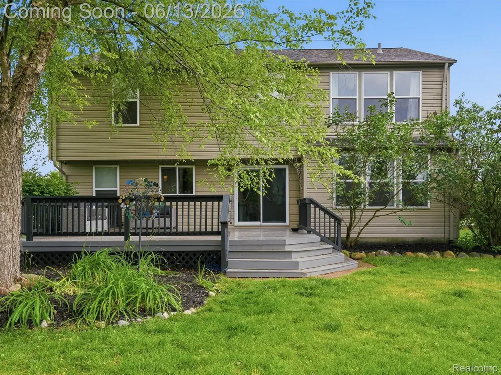 7668 Ring Neck Drive Waterford Charter Township MI 48327