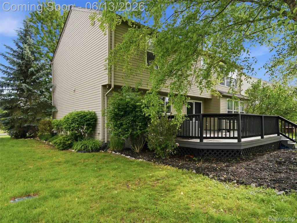 7668 Ring Neck Drive Waterford Charter Township MI 48327