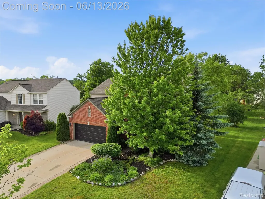 7668 Ring Neck Drive Waterford Charter Township MI 48327