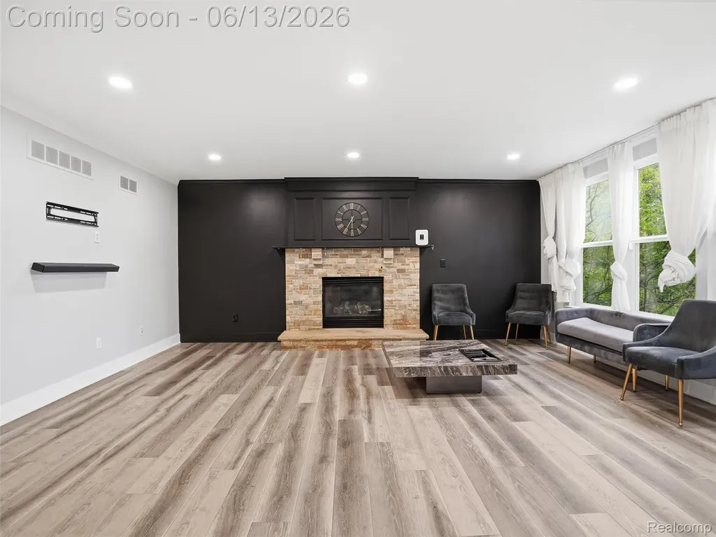 7668 Ring Neck Drive Waterford Charter Township MI 48327