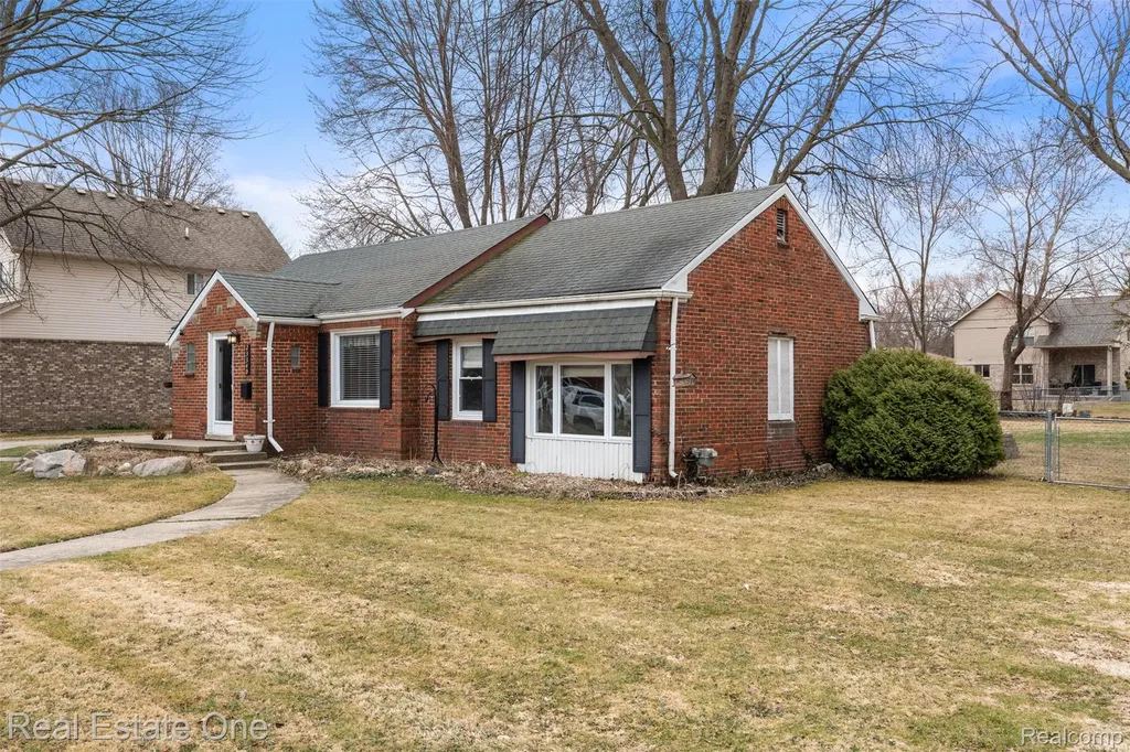 23340 Joy Street St. Clair Shores City MI 48082
