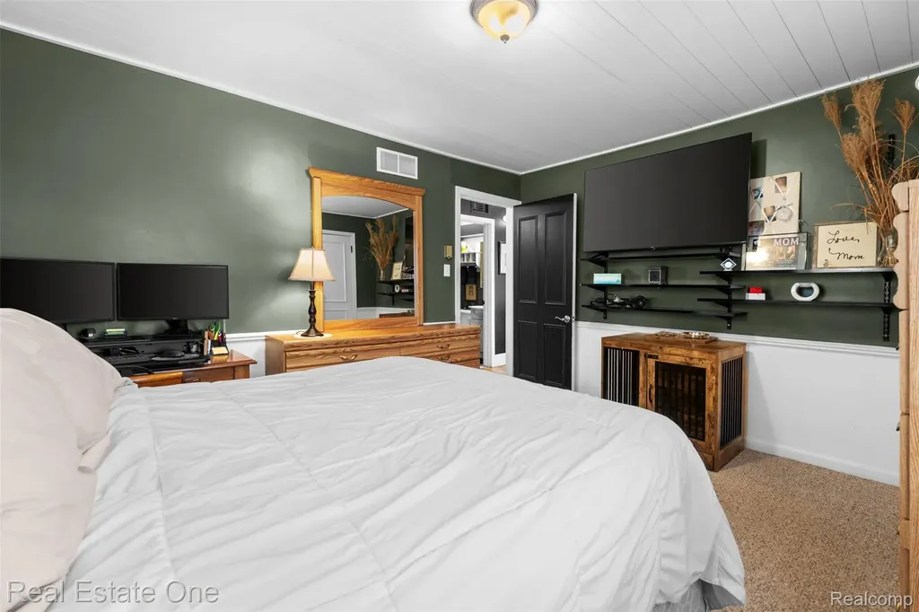 23340 Joy Street St. Clair Shores City MI 48082