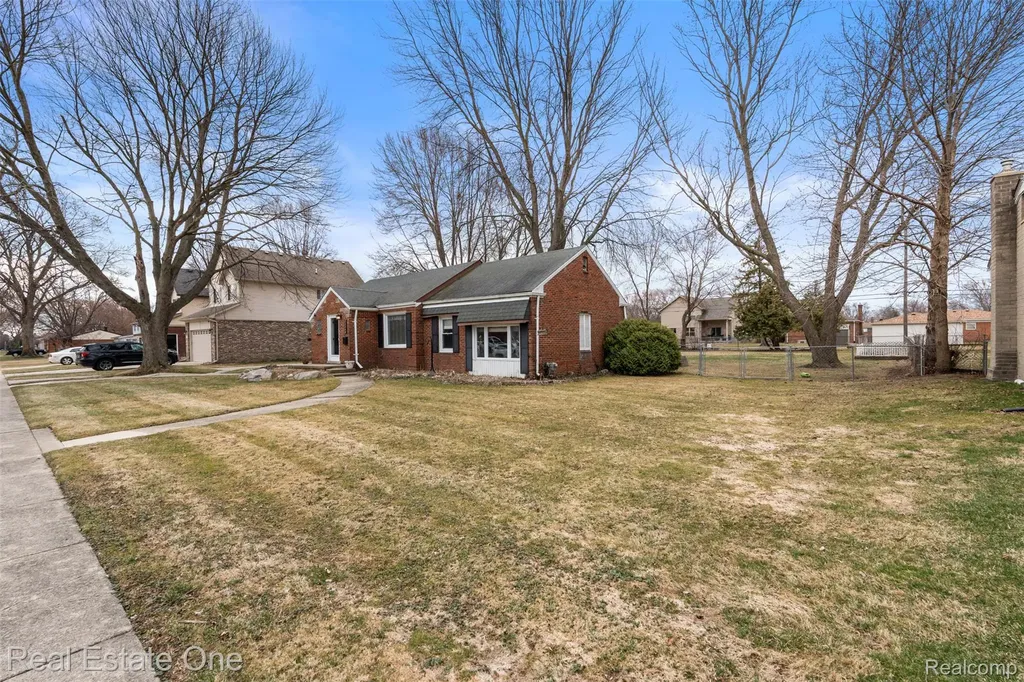 23340 Joy Street St. Clair Shores City MI 48082
