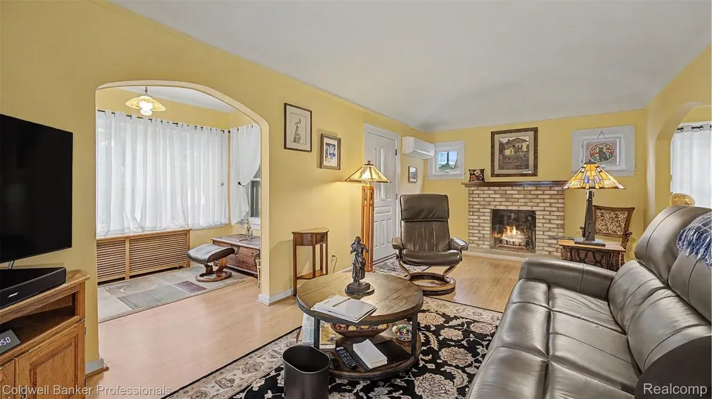 147 E Hazelhurst Street Ferndale City MI 48220