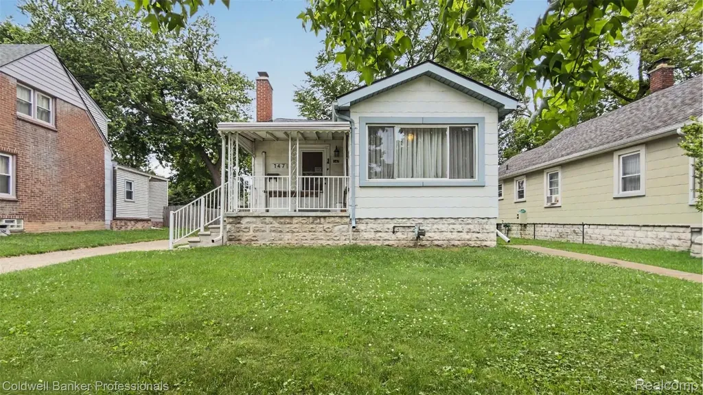 147 E Hazelhurst Street Ferndale City MI 48220