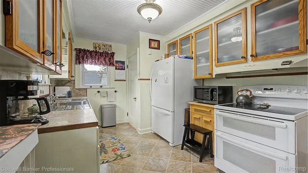 147 E Hazelhurst Street Ferndale City MI 48220