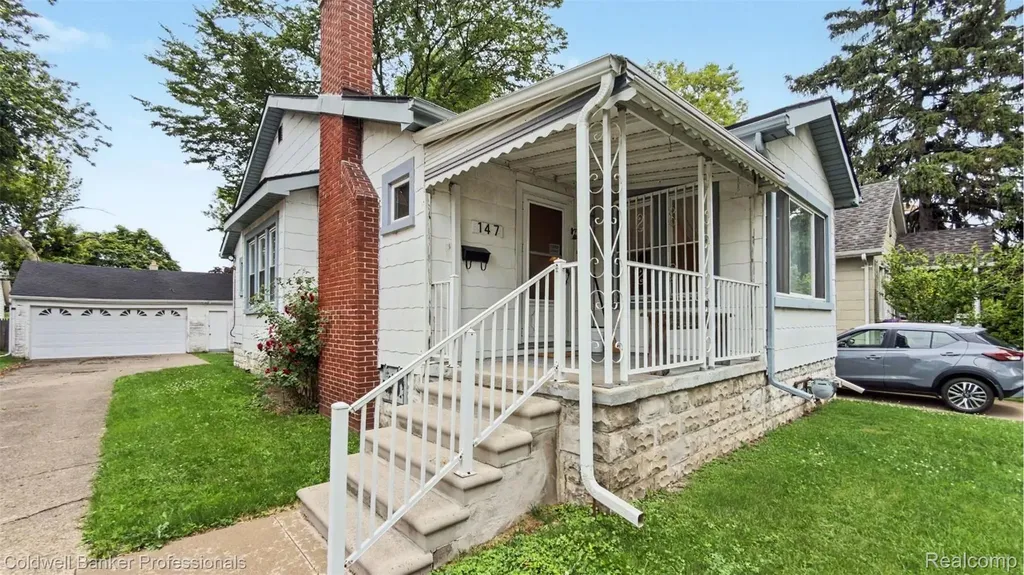 147 E Hazelhurst Street Ferndale City MI 48220