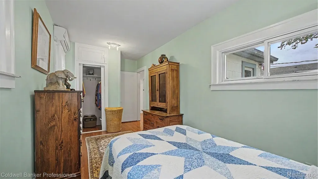 147 E Hazelhurst Street Ferndale City MI 48220
