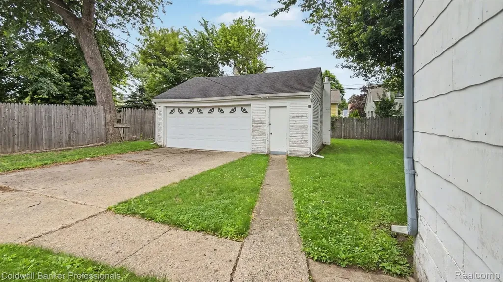 147 E Hazelhurst Street Ferndale City MI 48220