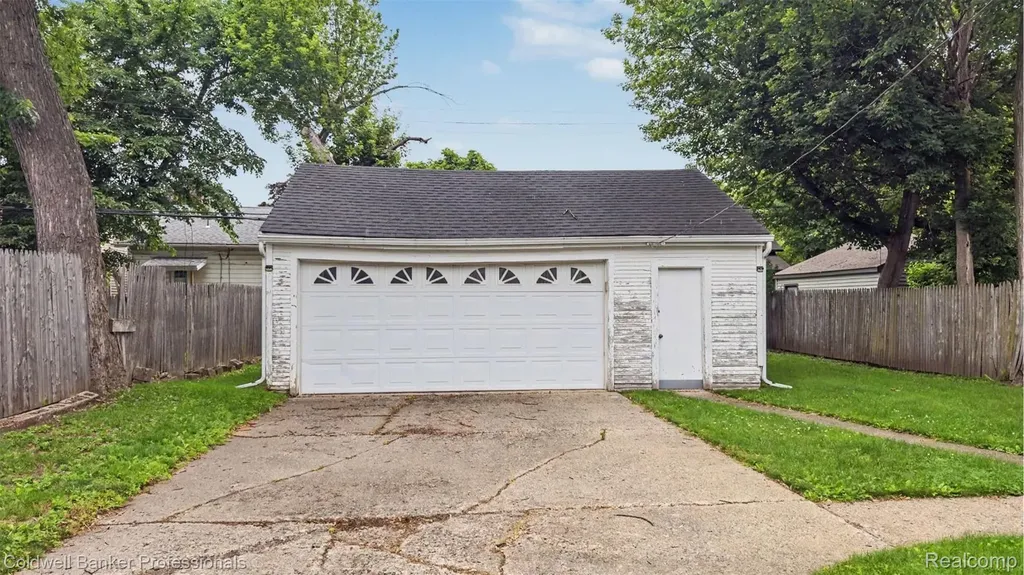 147 E Hazelhurst Street Ferndale City MI 48220