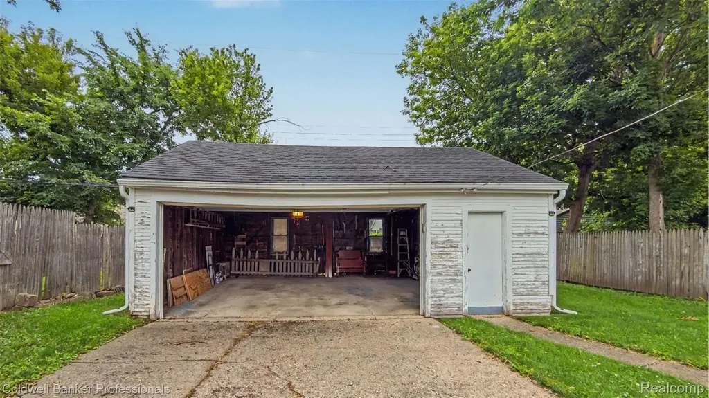 147 E Hazelhurst Street Ferndale City MI 48220