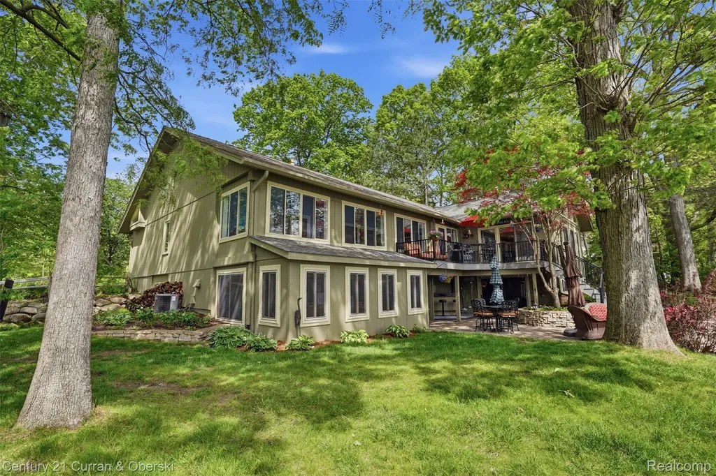 4233 Blain Island Road Waterford Charter Township MI 48329