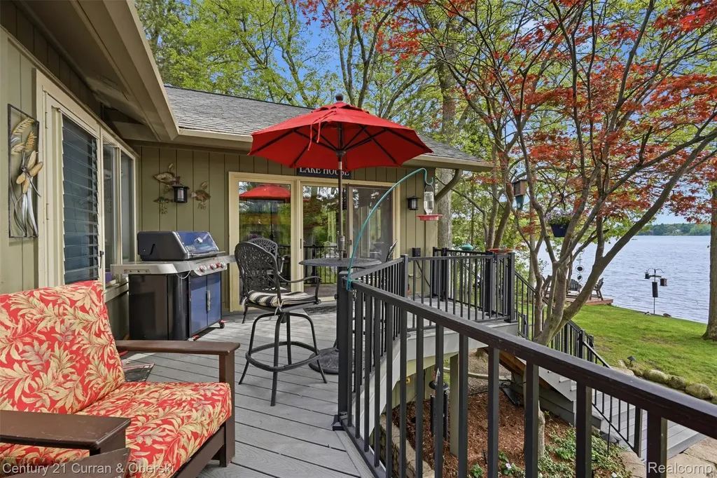 4233 Blain Island Road Waterford Charter Township MI 48329