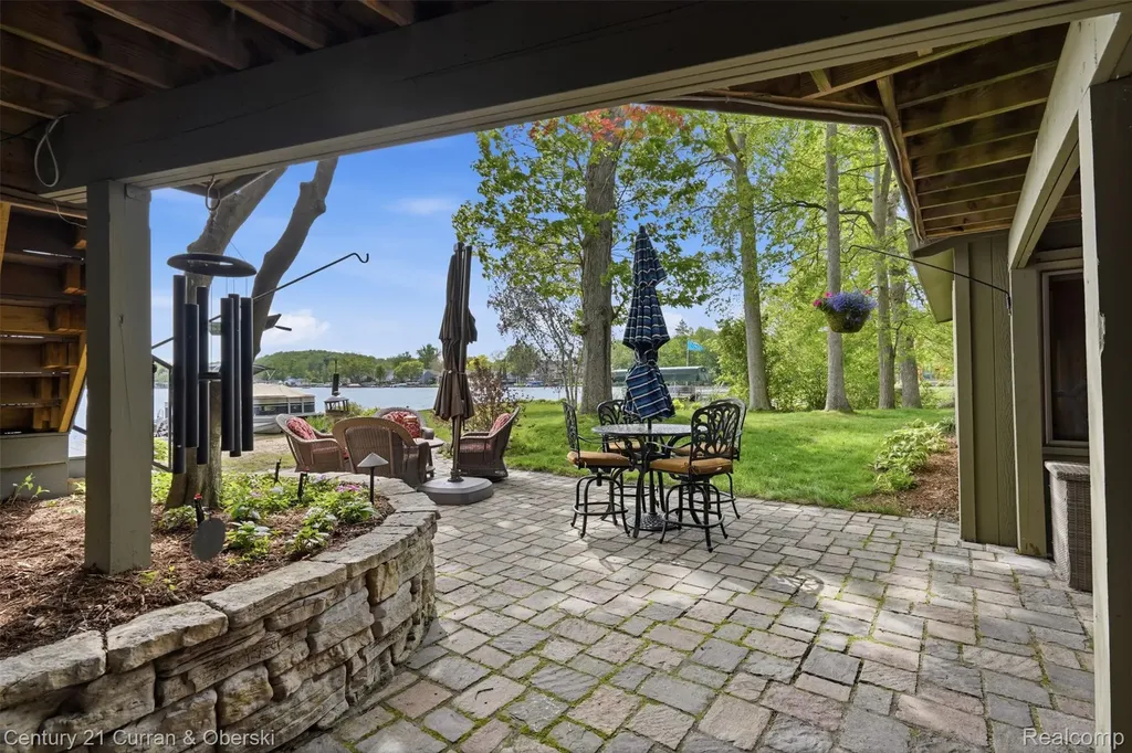 4233 Blain Island Road Waterford Charter Township MI 48329