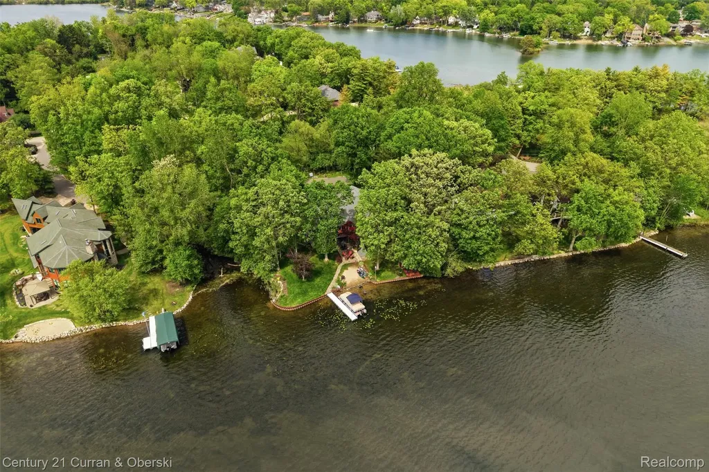 4233 Blain Island Road Waterford Charter Township MI 48329