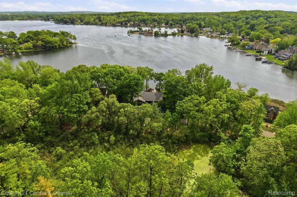 4233 Blain Island Road Waterford Charter Township MI 48329