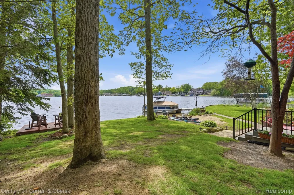 4233 Blain Island Road Waterford Charter Township MI 48329