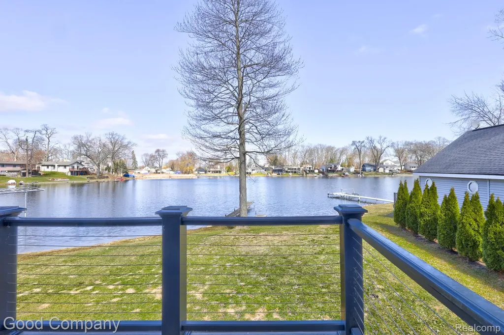 9526 Montgold Avenue White Lake Charter Township MI 48386