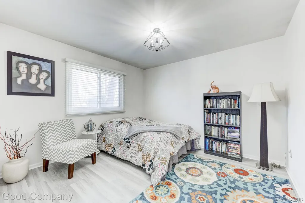 9526 Montgold Avenue White Lake Charter Township MI 48386