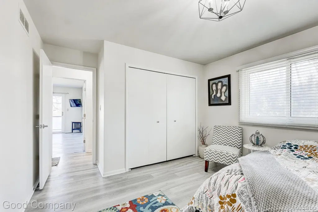 9526 Montgold Avenue White Lake Charter Township MI 48386