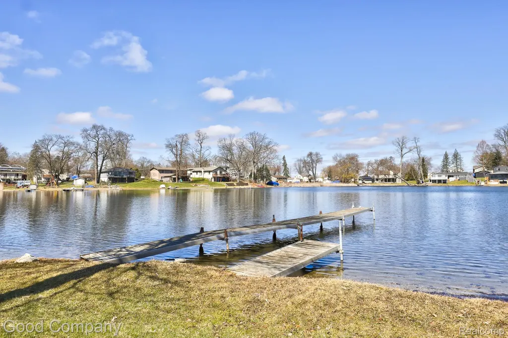 9526 Montgold Avenue White Lake Charter Township MI 48386