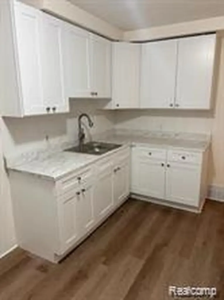 8835 Robson Street Detroit City MI 48228