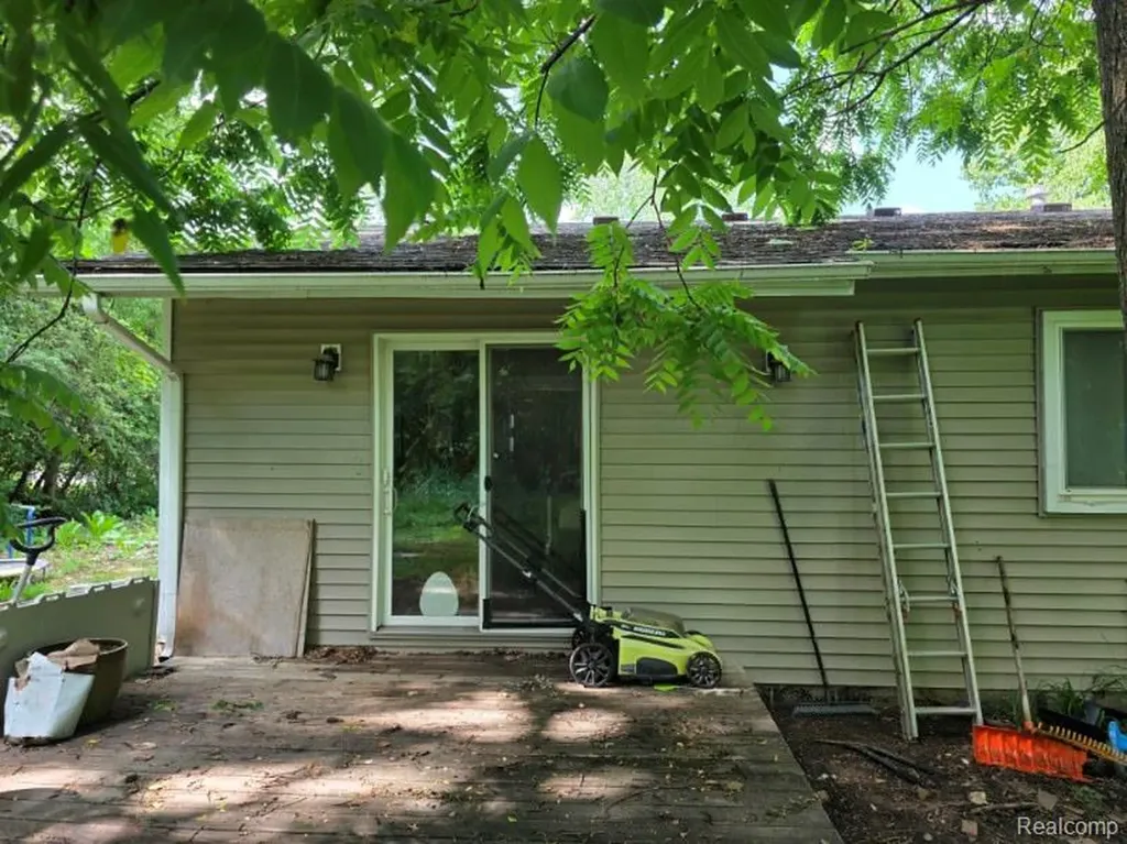 2972 E Textile Road Ann Arbor City MI 48108