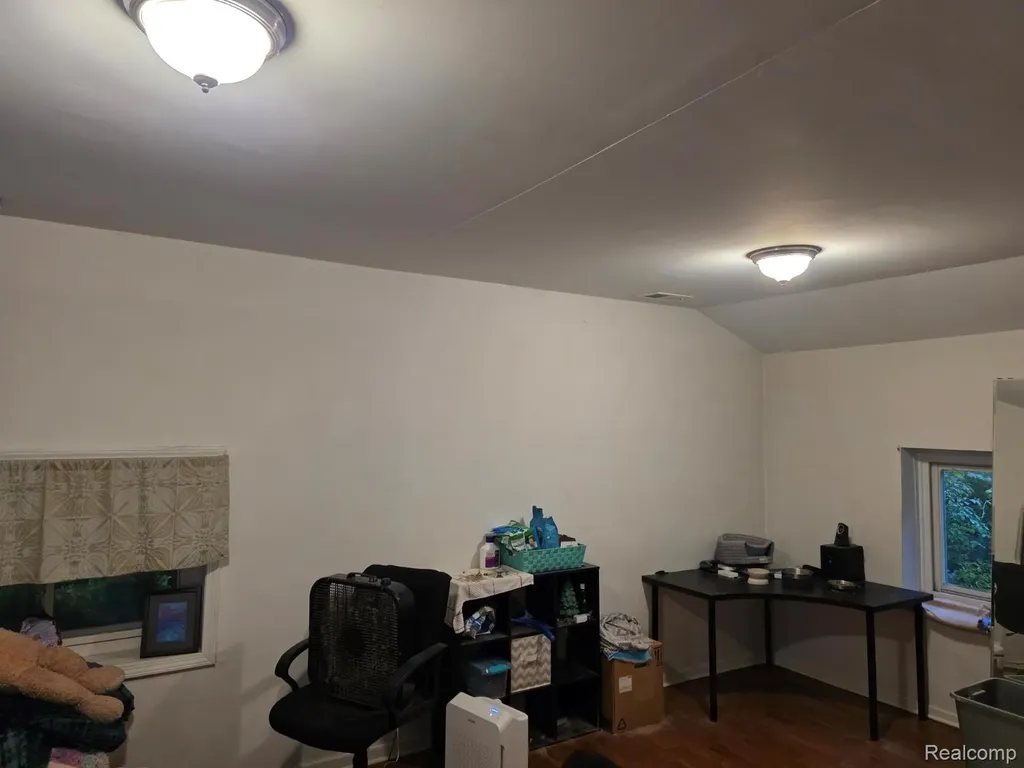 2972 E Textile Road Ann Arbor City MI 48108