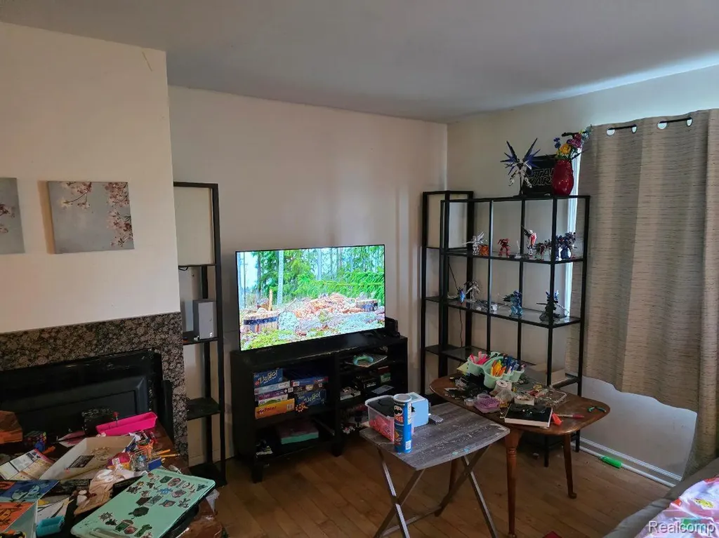 2972 E Textile Road Ann Arbor City MI 48108