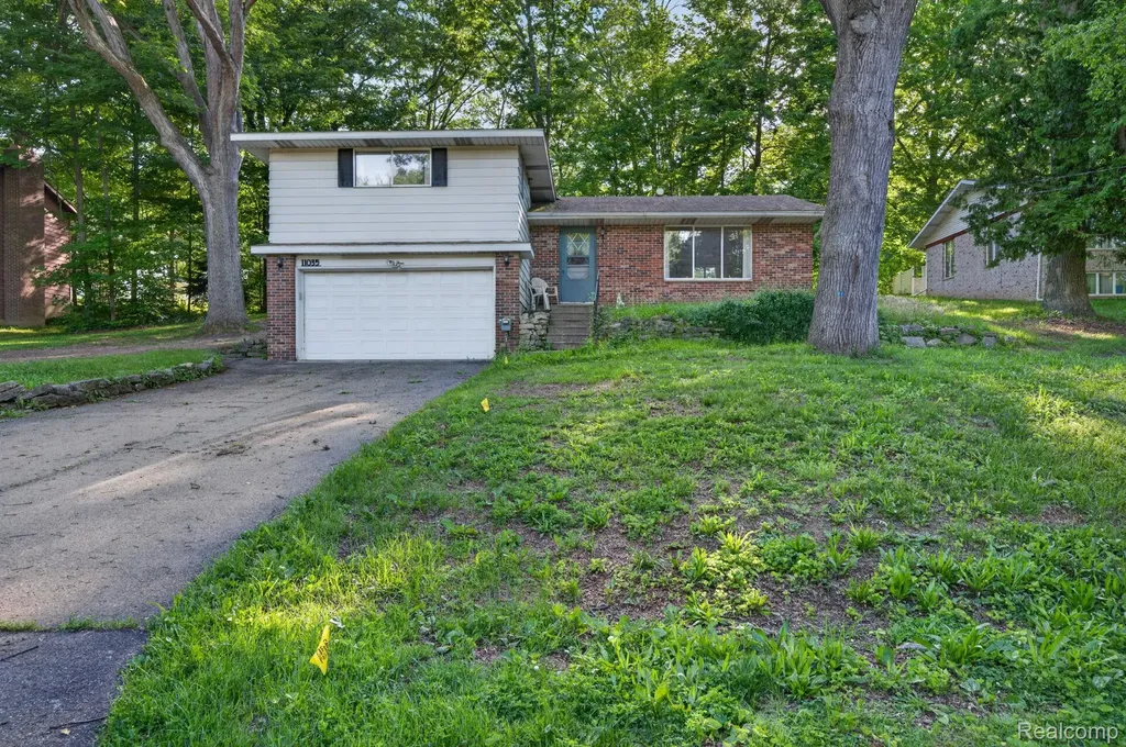 11035 White Oak Drive Vienna Charter Township MI 48420