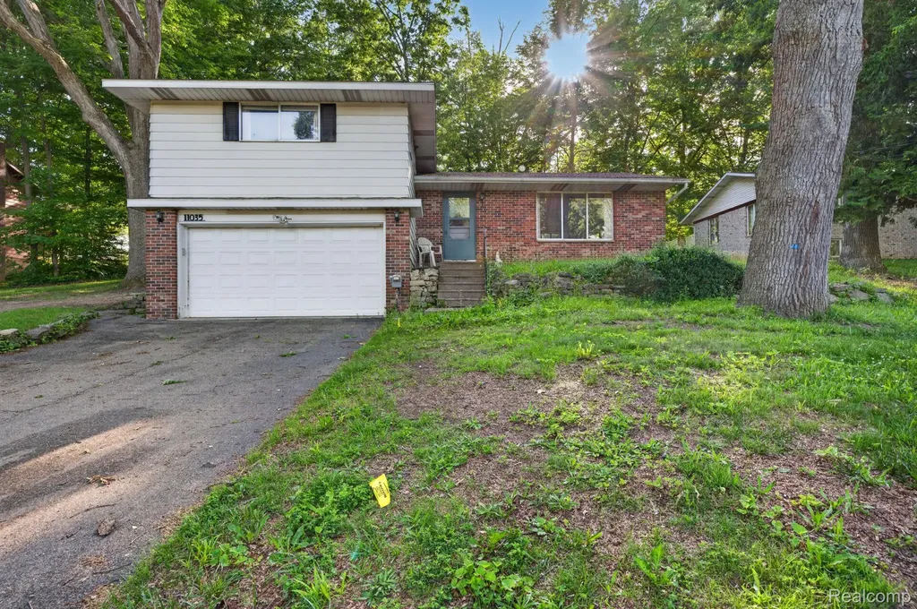 11035 White Oak Drive Vienna Charter Township MI 48420