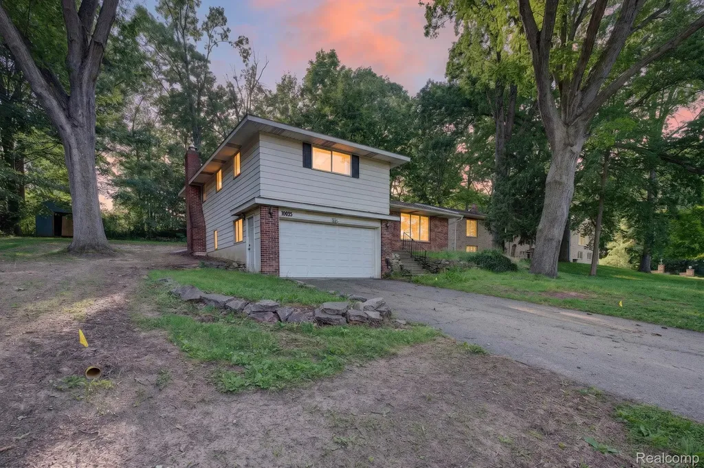 11035 White Oak Drive Vienna Charter Township MI 48420