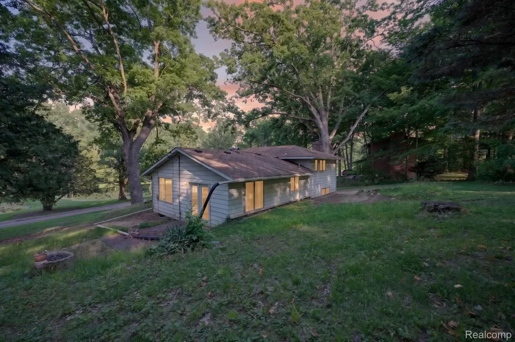 11035 White Oak Drive Vienna Charter Township MI 48420