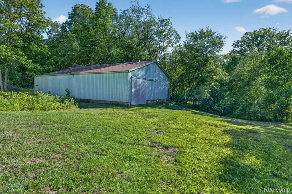 11035 White Oak Drive Vienna Charter Township MI 48420